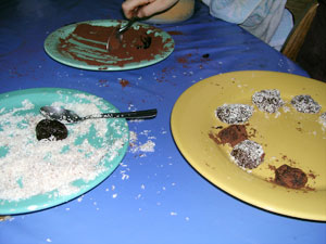 assiettes pour enrobage truffes au cacao ou à la noix de coco