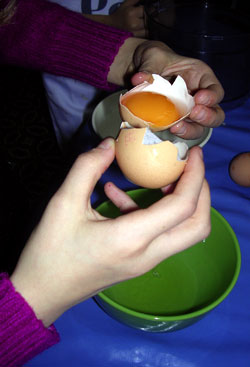 séparer le blanc du jaune des œufs